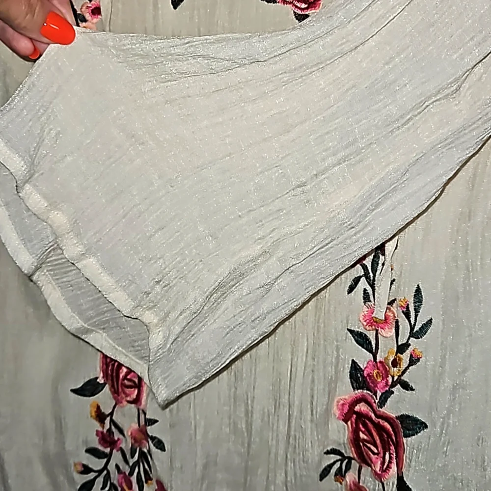 Umgee Cream Embroidered Dress Size Large - Picture 5 of 7